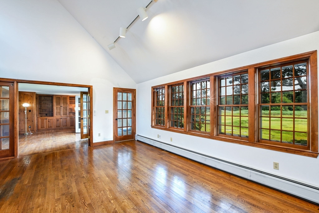72 Loop Road Falmouth, MA 02540 - Photo 7 of 40 Gallery Image 7