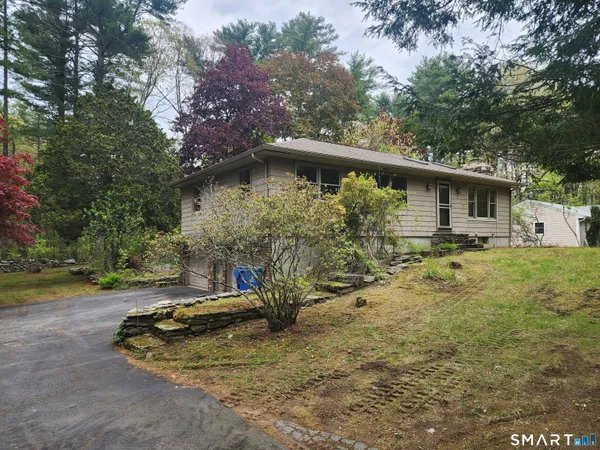 $400,000 | 110 South Street, Brooklyn, CT 06234