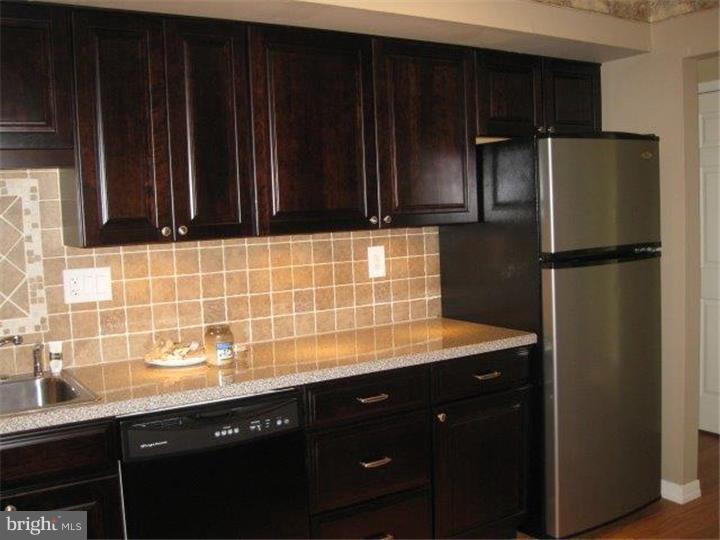 711 Meadow Road Lindenwold, NJ 08021 - Photo 8 of 11 Gallery Image 8