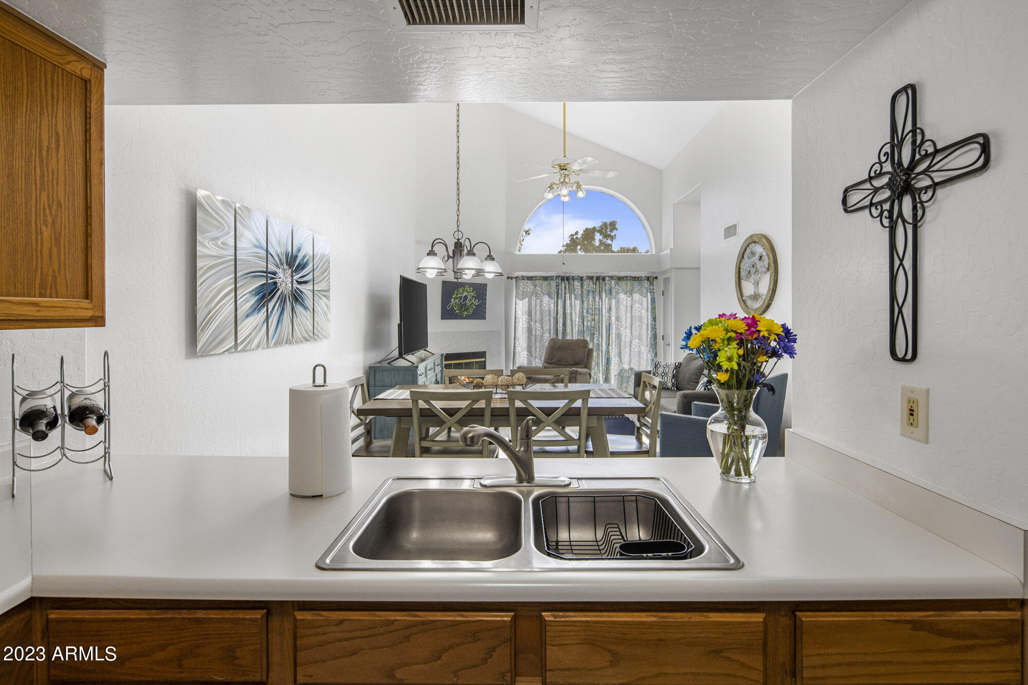 2100 West Lemon Tree Place, Unit 15 Chandler, AZ 85224 - Photo 12 of 24 Kitchen/Great Room