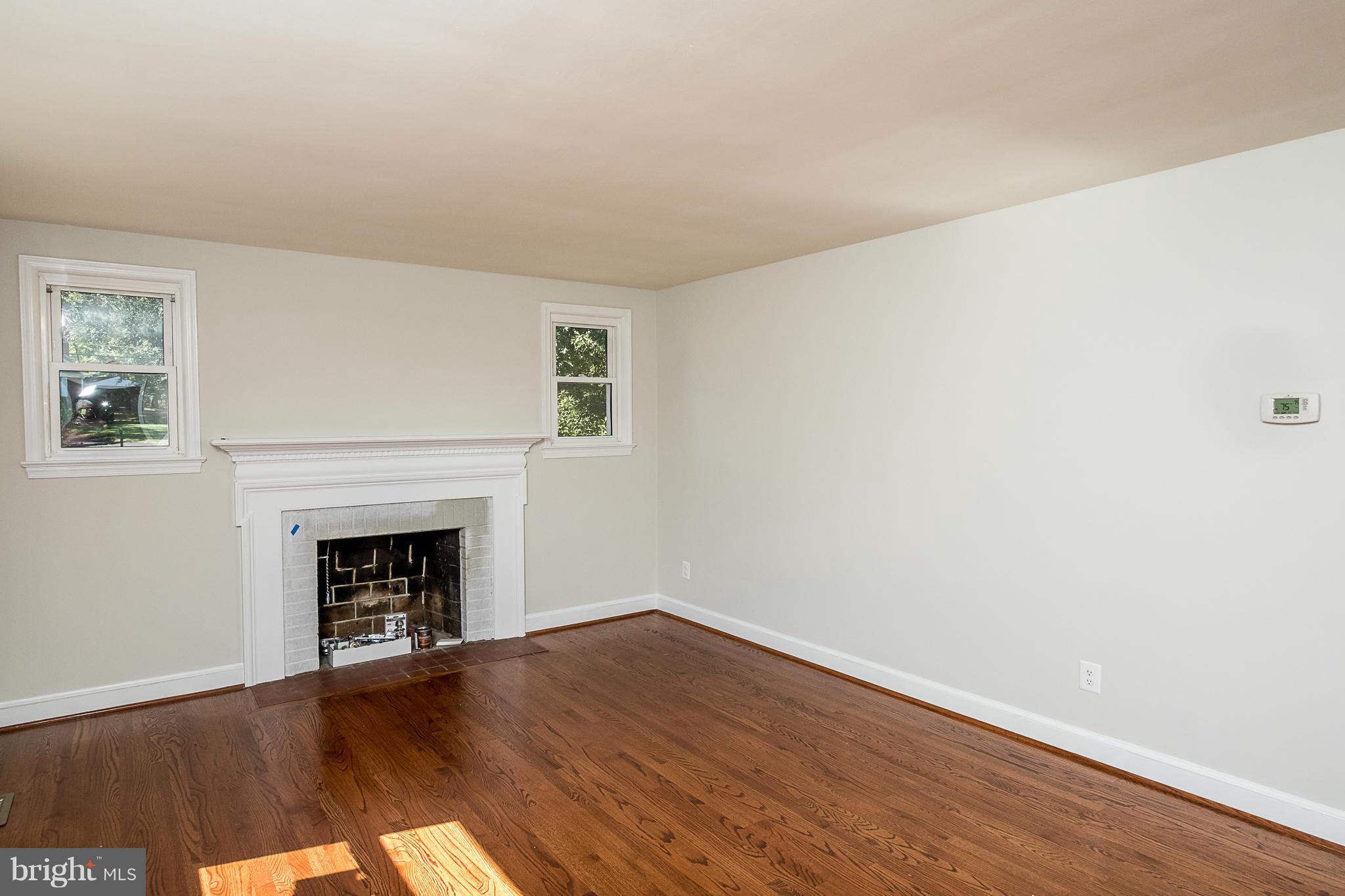 8208 Sonar Road Clinton, MD 20735 - Photo 4 of 29 Living Room