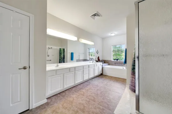 $250,000 | 2815 Kings Crossing Drive, Unit 214, Kingwood, TX 77345