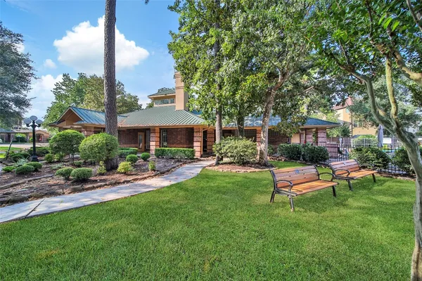 $250,000 | 2815 Kings Crossing Drive, Unit 214, Kingwood, TX 77345