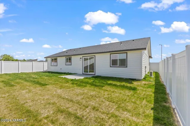 $455,000 | Nka Crescent Avenue Southwest, Unit 119, Sunnyside, WA 98944