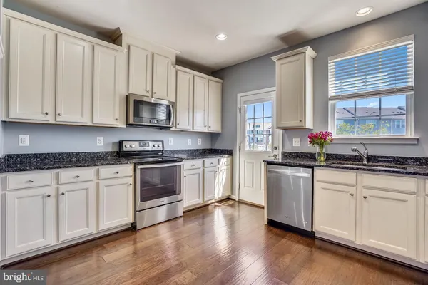$420,000 | 8381 Scotland Loop, Manassas, VA 20109