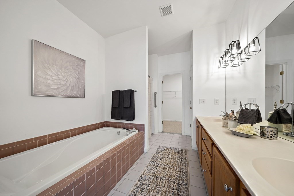 27 Brook Lane, Unit 27 Berlin, MA 01503 - Photo 13 of 20