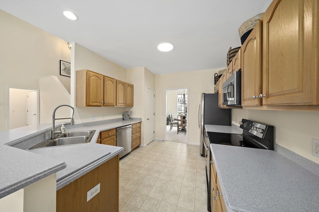 27 Brook Lane, Unit 27 Berlin, MA 01503 - Photo 5 of 20