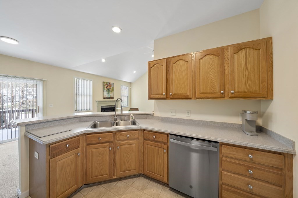 27 Brook Lane, Unit 27 Berlin, MA 01503 - Photo 6 of 20