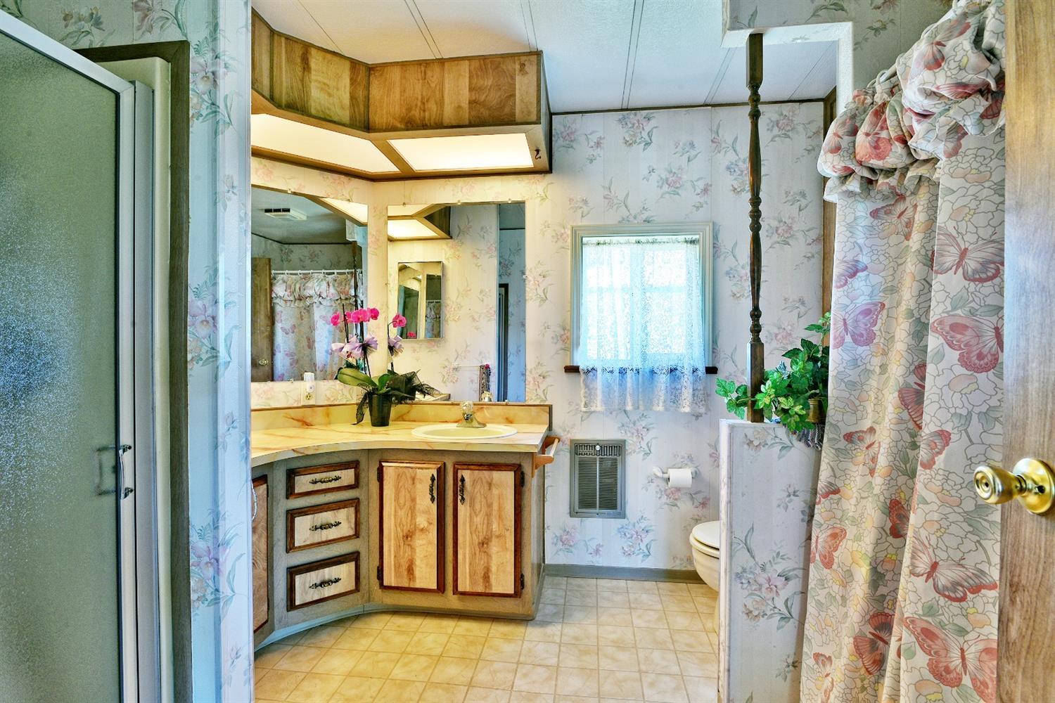 555 Freeman Road, Unit 9 Central Point, OR 97502 - Photo 15 of 23 Additional Photo