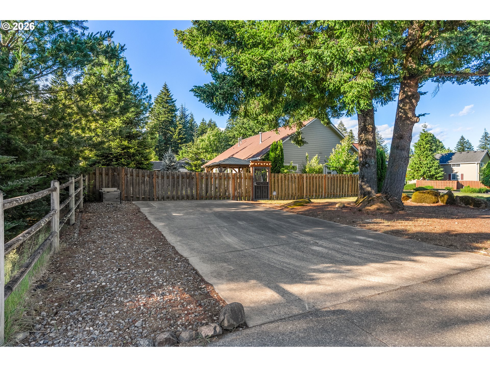 945 Northwest Angel Heights Road Stevenson, WA 98648 - Photo 35 of 41 a view of small yard with wooden fence