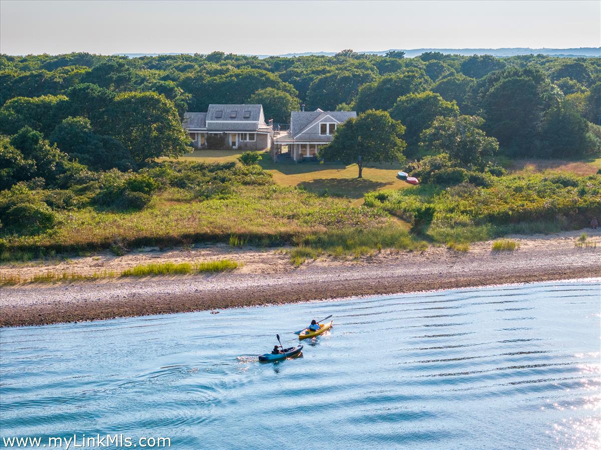146 Quansoo Road Chilmark, MA 02535 - Photo 7 of 37