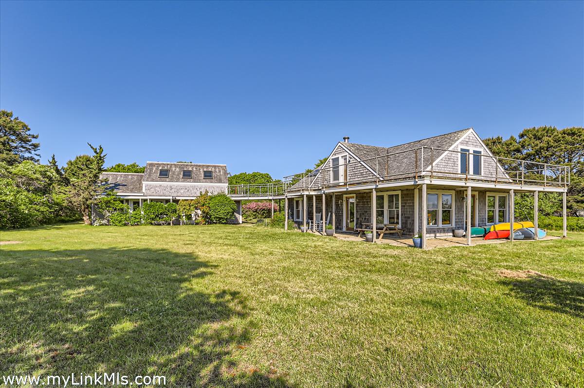 146 Quansoo Road Chilmark, MA 02535 - Photo 10 of 37