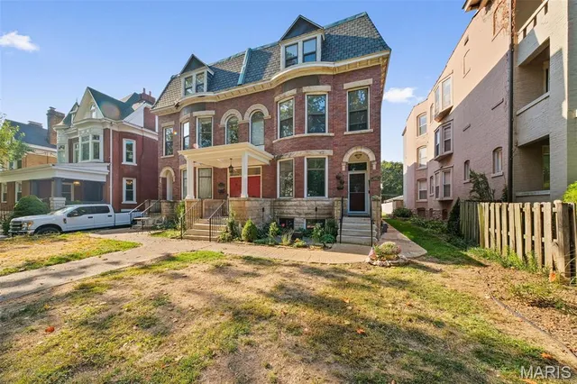 $265,000 | 4366 West Pine Boulevard, Unit CW, St. Louis, MO 63108