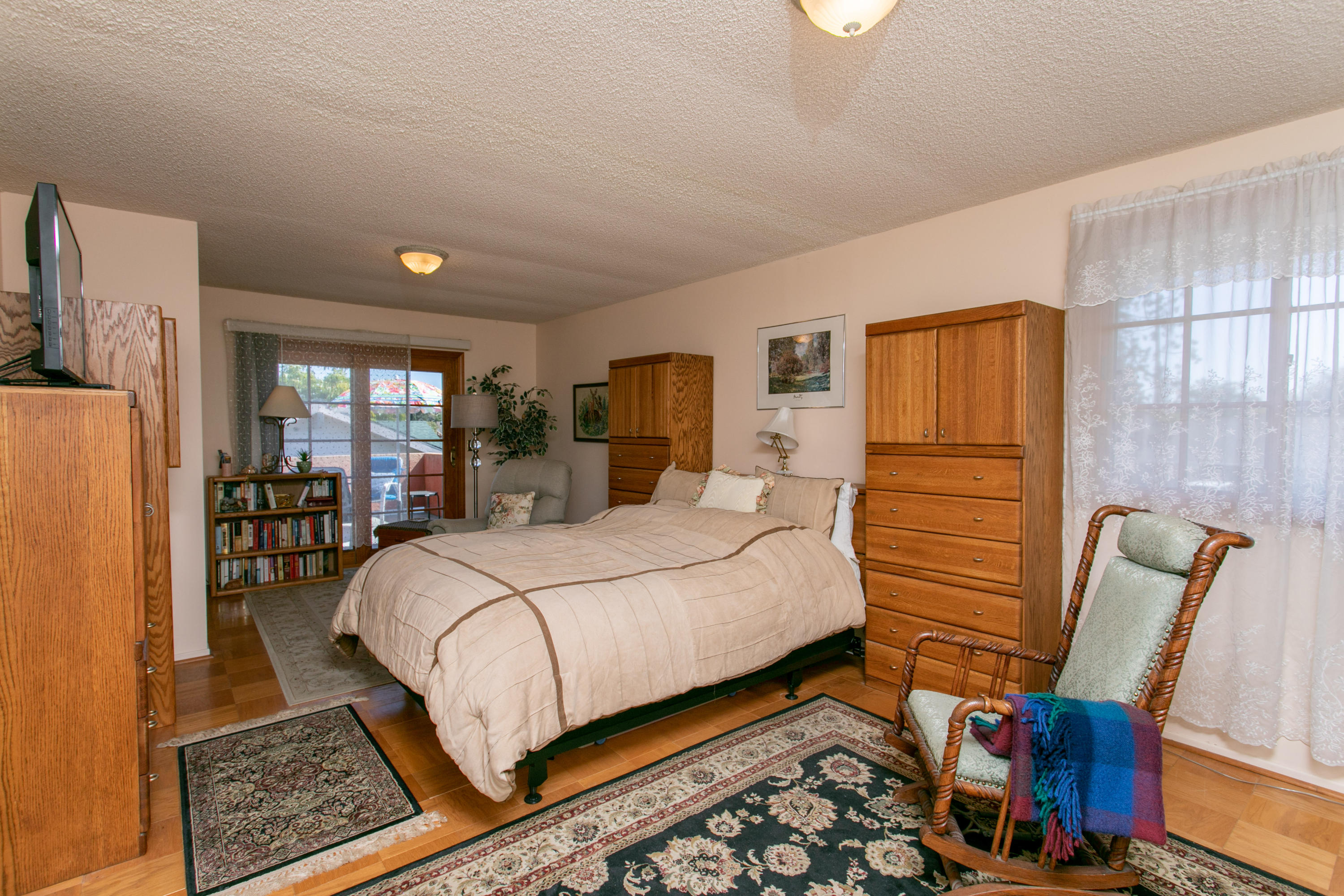 664 Wakefield Road Goleta, CA 93117 - Photo 14 of 33 Master Bedroom
