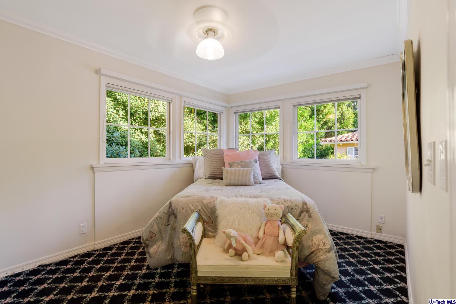 1021 Matilija Road Glendale, CA 91202 - Photo 23 of 51 Gallery Image 23