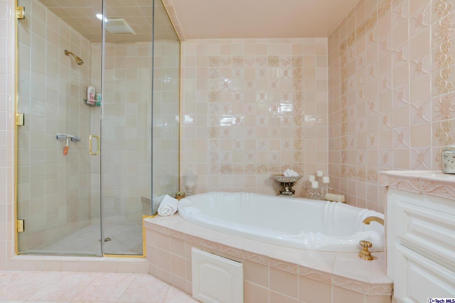 1021 Matilija Road Glendale, CA 91202 - Photo 32 of 51 Gallery Image 32