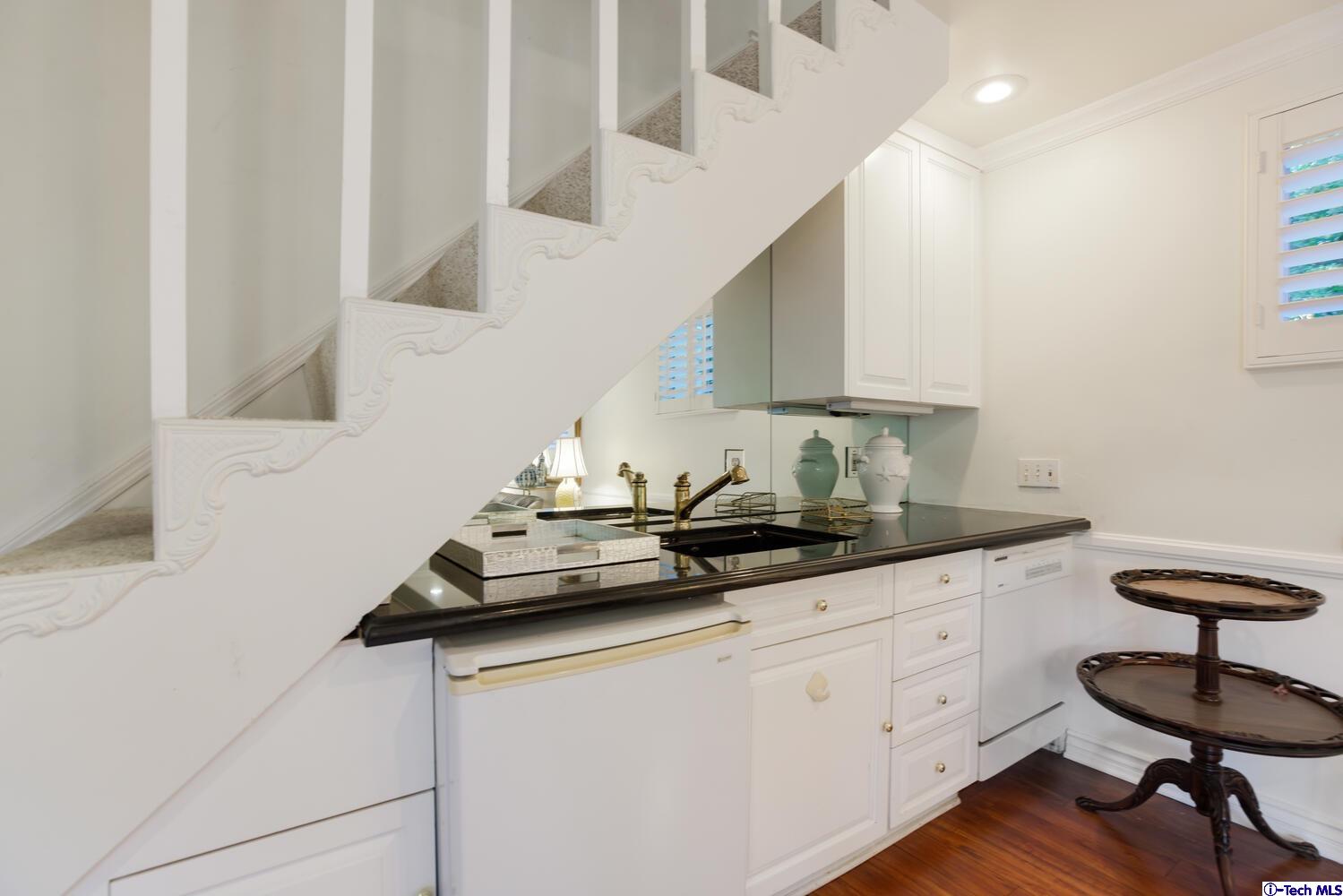 1021 Matilija Road Glendale, CA 91202 - Photo 36 of 51 Gallery Image 36