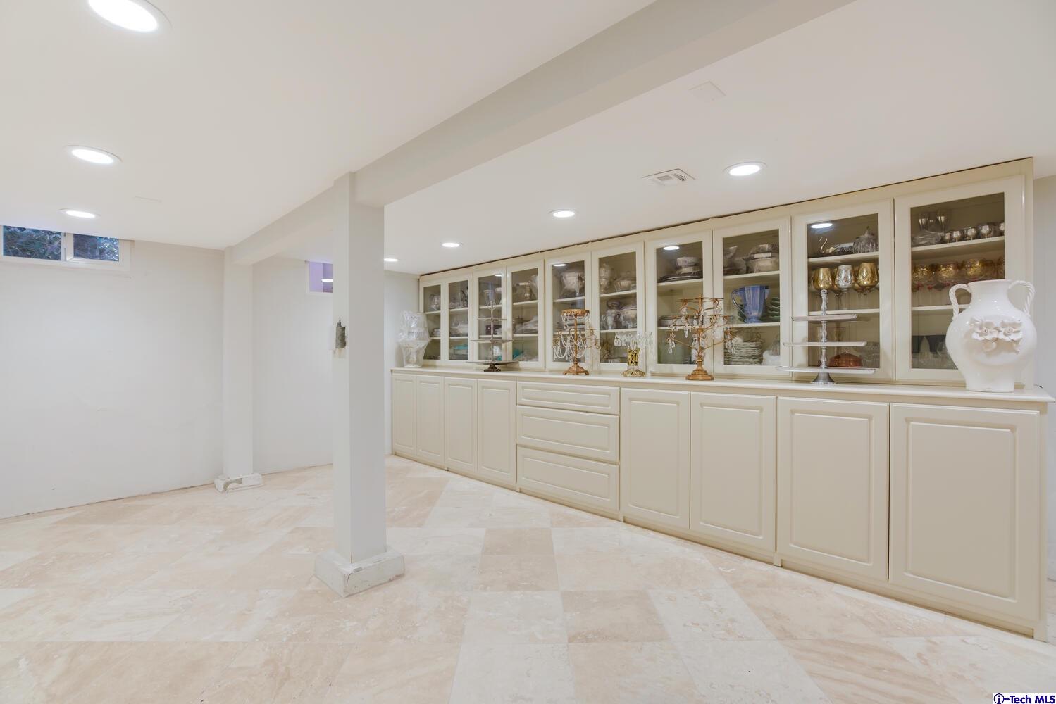 1021 Matilija Road Glendale, CA 91202 - Photo 38 of 51 Gallery Image 38