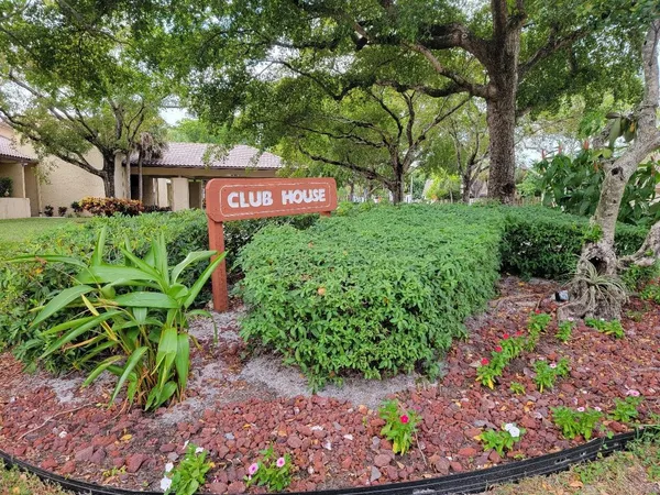 $142,000 | 8260 Southwest 24th Street, Unit 6203, North Lauderdale, FL 33068
