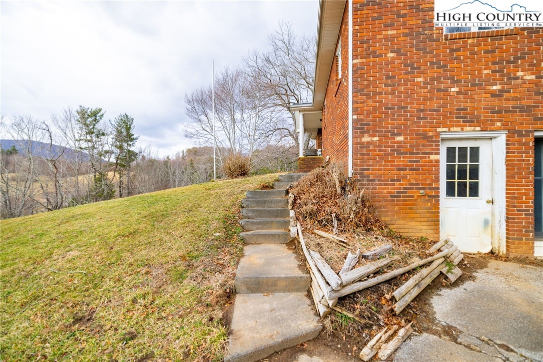 159 Airport Road Jefferson, NC 28640 - Photo 8 of 46 Gallery Image 8