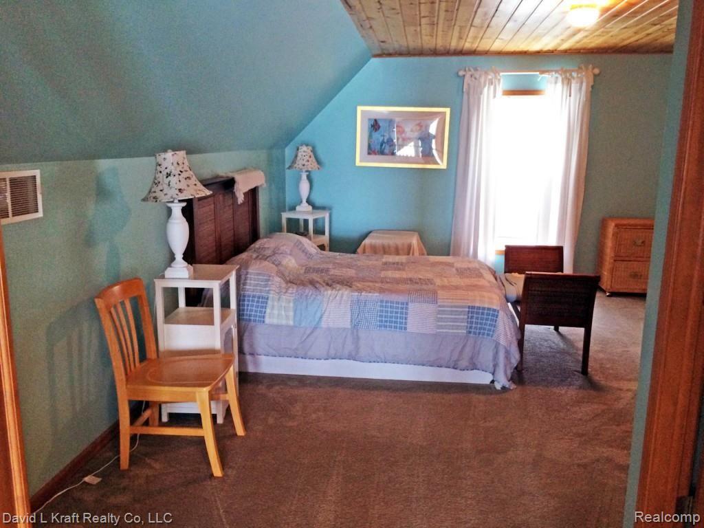 8564 Crescent Beach Road Pigeon, MI 48755 - Photo 19 of 28 8564CrescentBeachBedroomUpperLevel.jpg