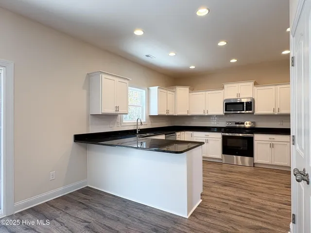 $390,000 | 714 Ellabond Street, Sneads Ferry, NC 28460