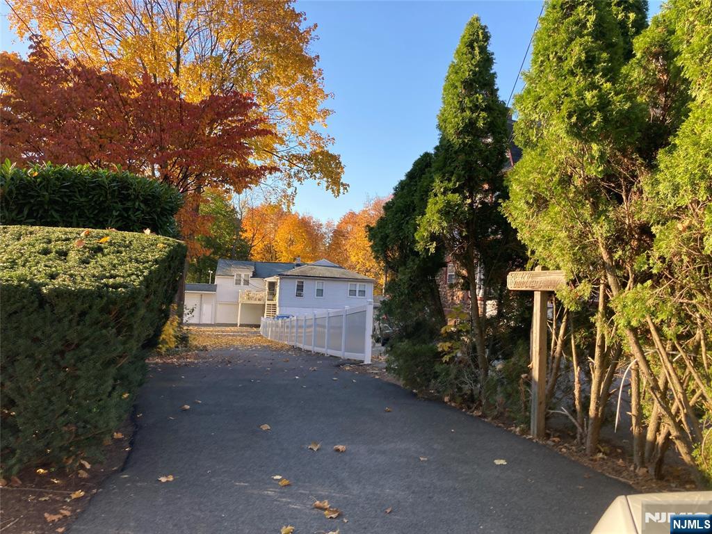 118 Doremus Avenue, Unit C Ridgewood, NJ 07450 - Photo 3 of 10