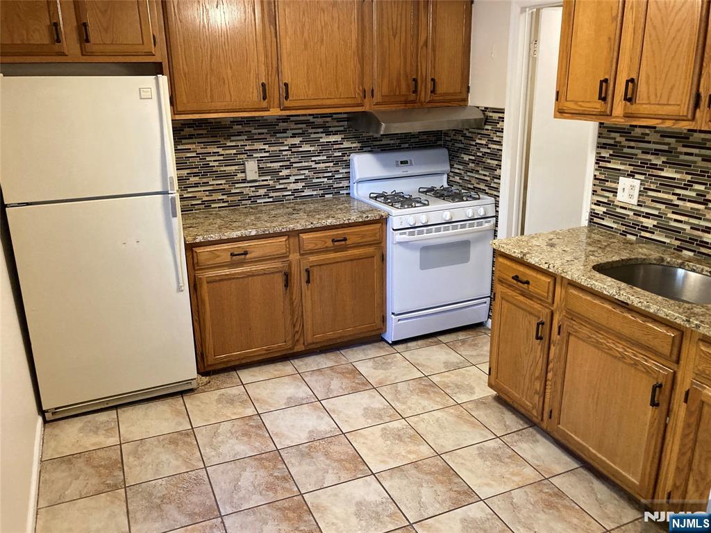 118 Doremus Avenue, Unit C Ridgewood, NJ 07450 - Photo 9 of 10