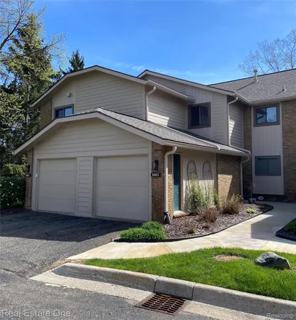 $345,000 | 6463 Maple Hills Drive, Bloomfield Hills, MI 48301