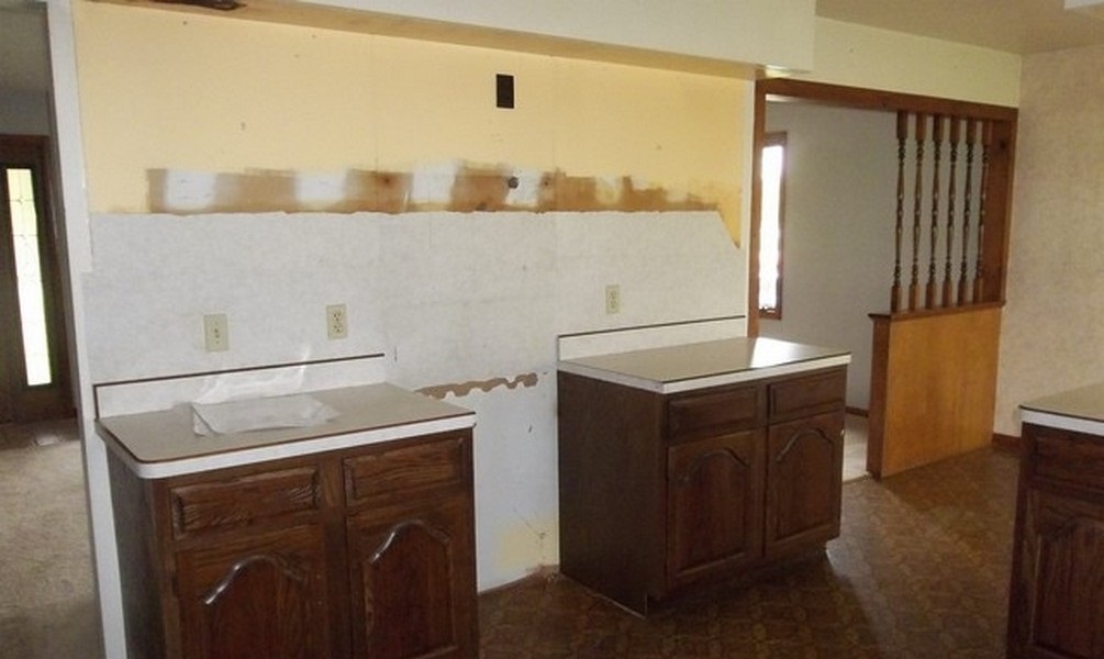 2404 South Nine Mile Road Kawkawlin, MI 48631 - Photo 16 of 21