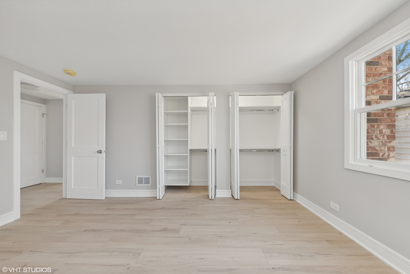 207 West Pickwick Road Arlington Heights, IL 60005 - Photo 5 of 12