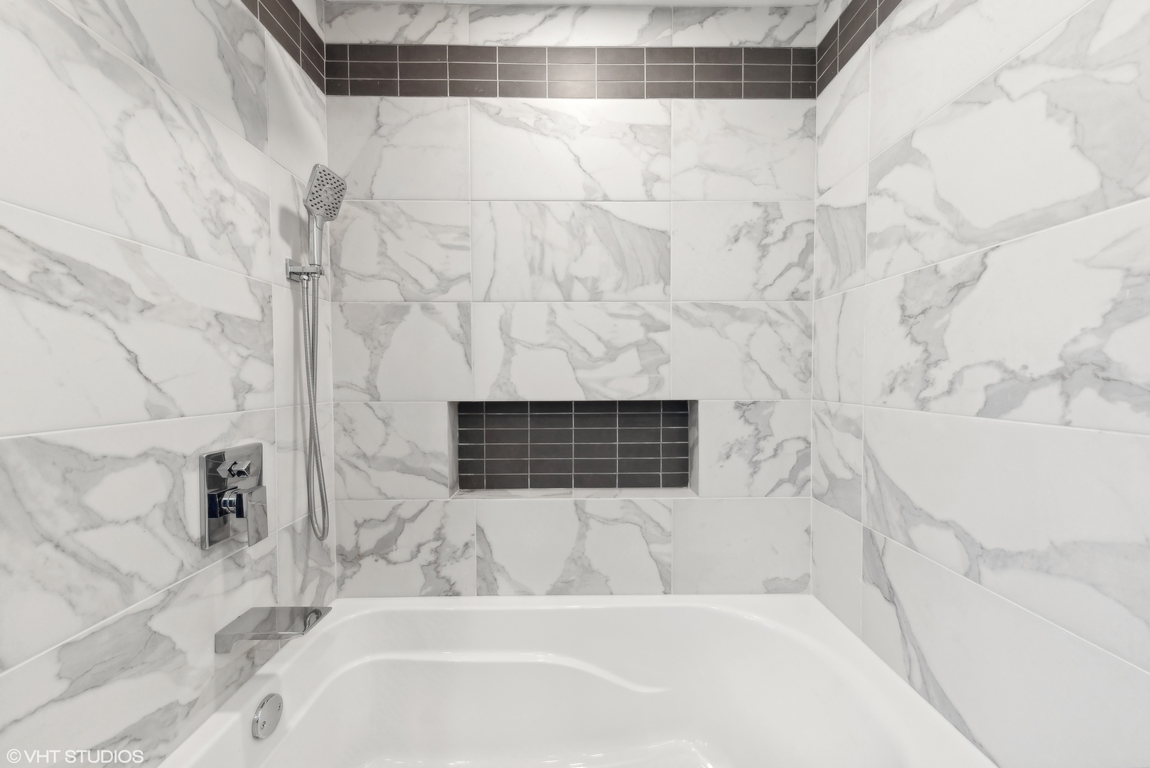 207 West Pickwick Road Arlington Heights, IL 60005 - Photo 7 of 12