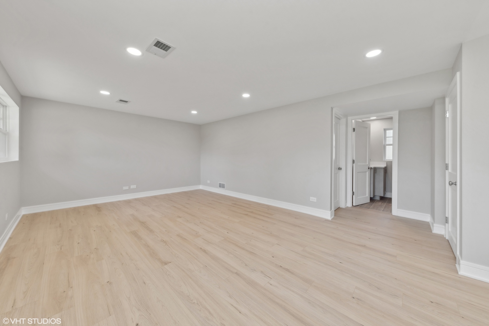 207 West Pickwick Road Arlington Heights, IL 60005 - Photo 10 of 12