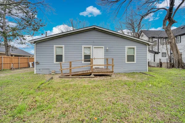 $242,900 | 205 West Latimer Street, Ennis, TX 75119