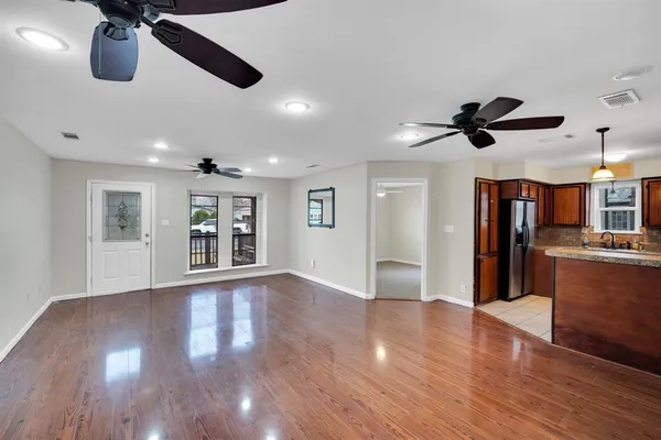 $242,900 | 205 West Latimer Street, Ennis, TX 75119