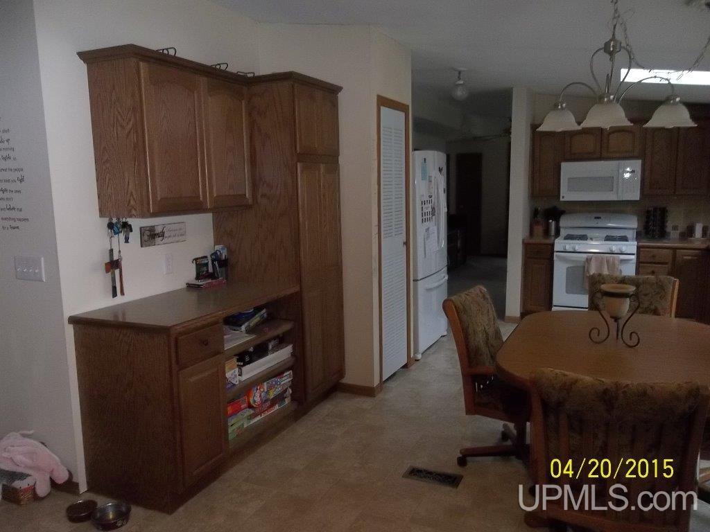 5001 Danforth Road Escanaba, MI 49829 - Photo 13 of 15