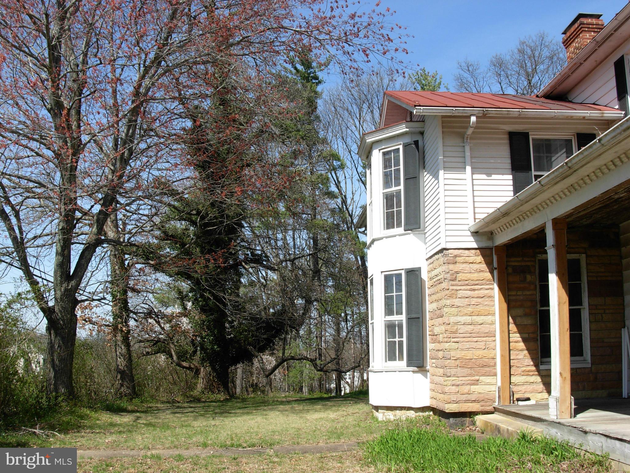 17314 Hamilton Station Road Hamilton, VA 20158 - Photo 5 of 22 Exterior (General)
