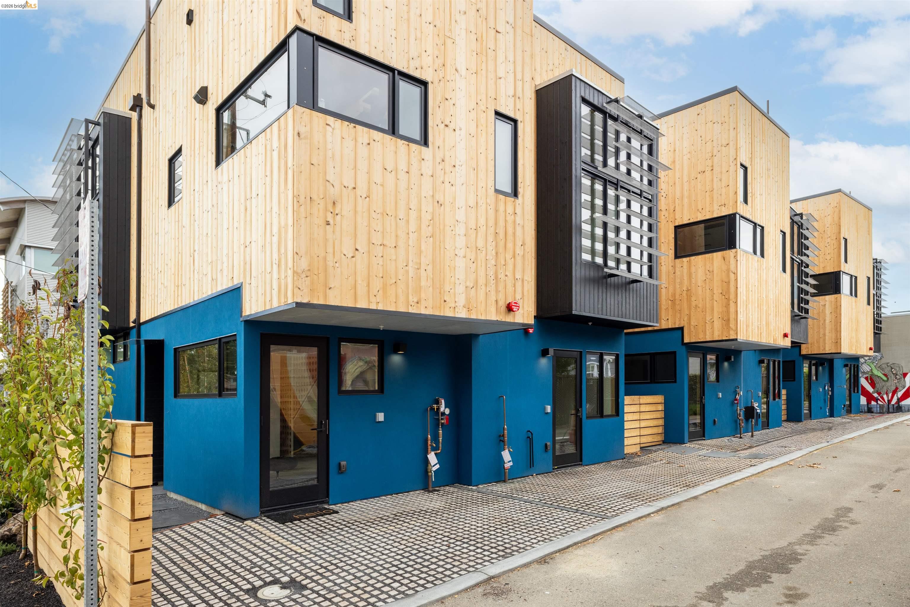 809 Jones Street Berkeley, CA 94710 - Photo 2 of 33