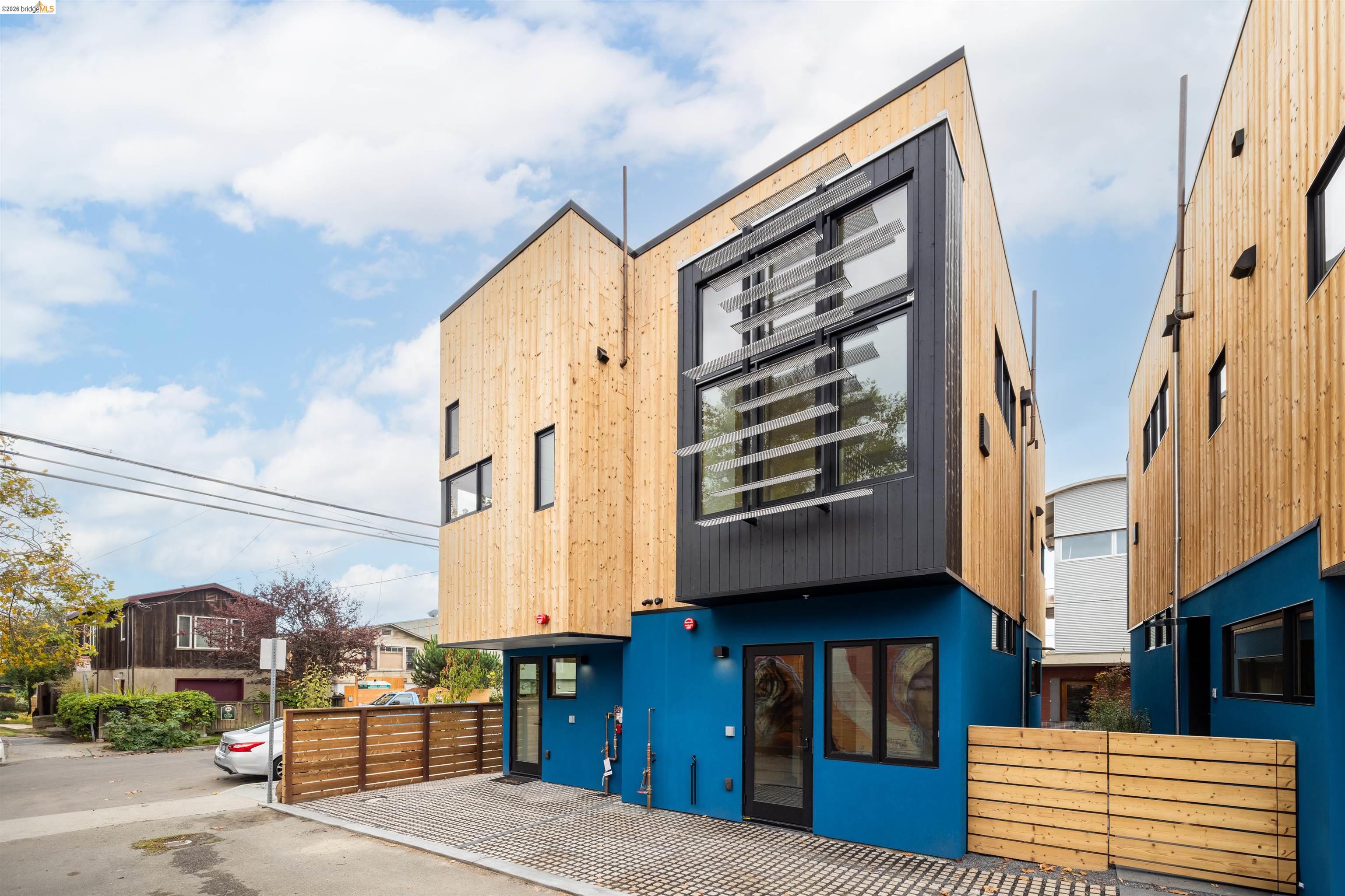 809 Jones Street Berkeley, CA 94710 - Photo 4 of 33