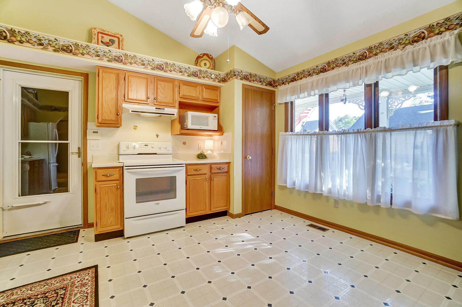 5781 Victorian Way Springfield, OH 45503 - Photo 8 of 26