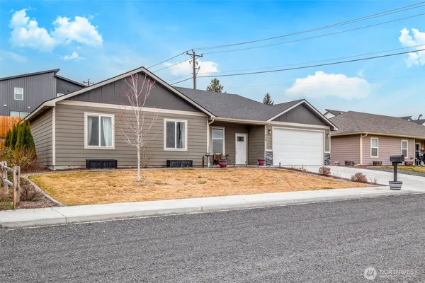 $417,500 | 335 Canal Drive, Ephrata, WA 98823