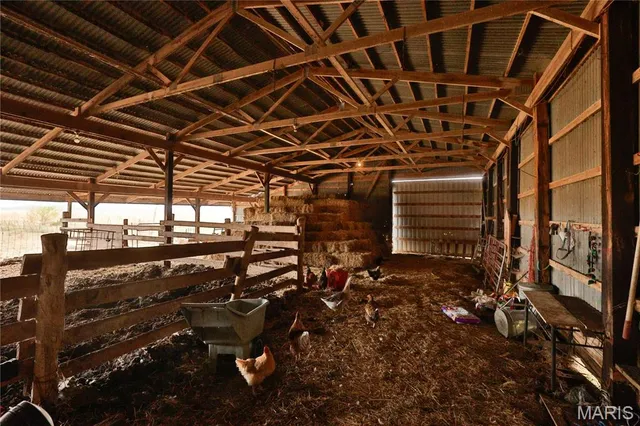 $275,000 | 21310 School House Avenue, Fillmore, IL 62032