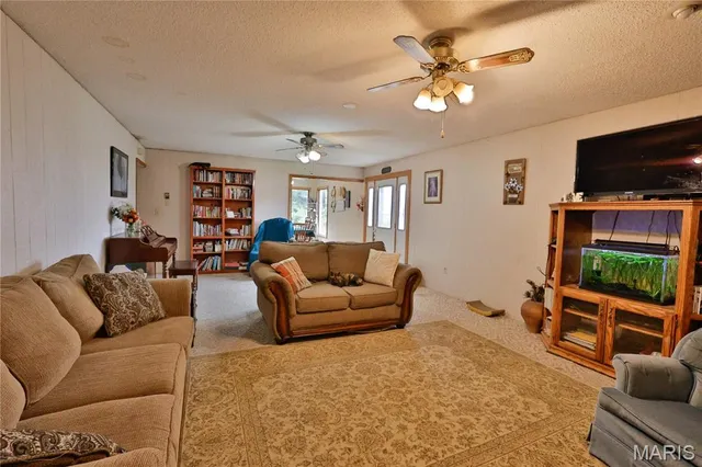 $275,000 | 21310 School House Avenue, Fillmore, IL 62032