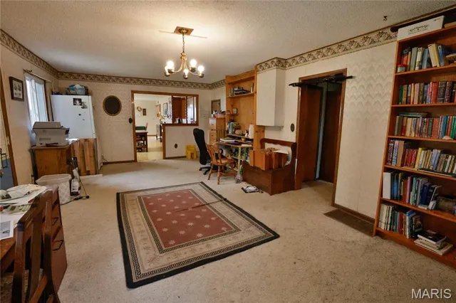 $275,000 | 21310 School House Avenue, Fillmore, IL 62032