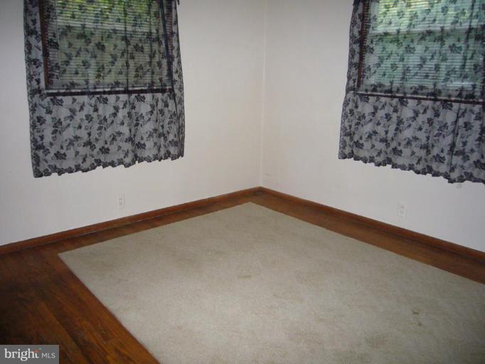 853 Seneca Park Road Middle River, MD 21220 - Photo 7 of 11 Living Room