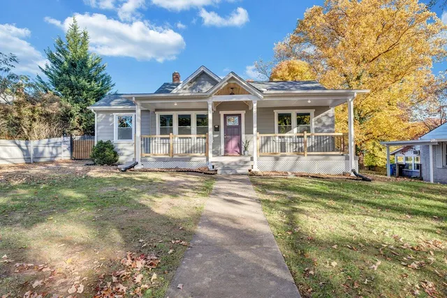 $1,975 | 1810 Fareham Road Southwest, Roanoke, VA 24015