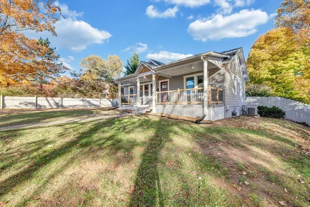 $1,975 | 1810 Fareham Road Southwest, Roanoke, VA 24015