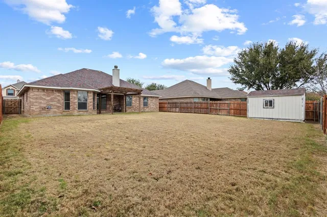 $349,990 | 1510 White Willow Lane, Arlington, TX 76002