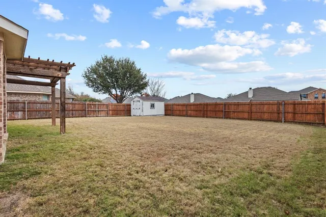 $349,990 | 1510 White Willow Lane, Arlington, TX 76002