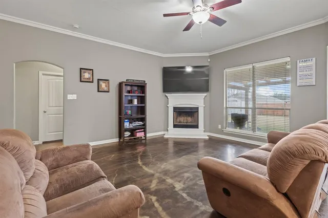 $349,990 | 1510 White Willow Lane, Arlington, TX 76002